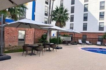 هتل Hampton by Hilton Saltillo Zona Aeropuerto