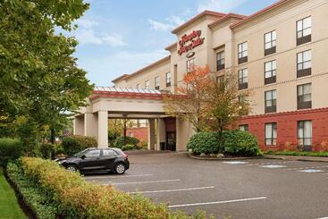 هتل Hampton Inn & Suites By Hilton Langley Surrey
