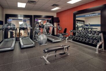 هتل Hampton Inn & Suites Milwaukee Downtown