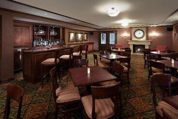 هتل Hampton Inn & Suites By Hilton Montreal Dorval