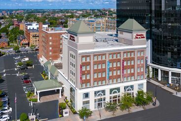 هتل Hampton Inn & Suites Buffalo Downtown