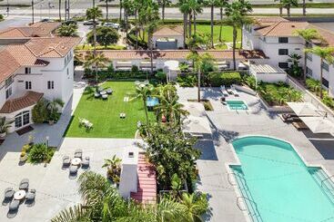 هتل Hilton Garden Inn Carlsbad Beach