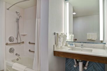 هتل Hilton Garden Inn Kansas City
