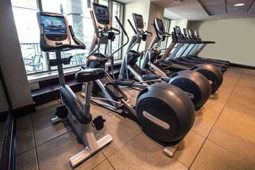 هتل Hilton Lacleamy