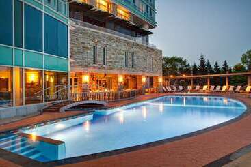هتل Hilton Lacleamy