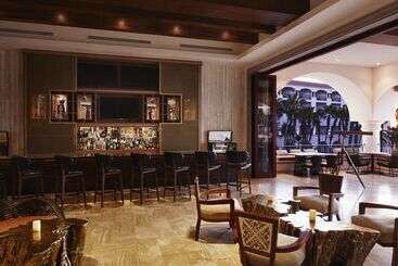 هتل Hilton Los Cabos