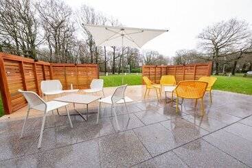 هتل Holiday Inn Newport, An Ihg