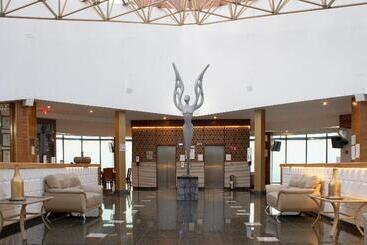 هتل Holiday Inn Queretaro Zona Diamante, An Ihg