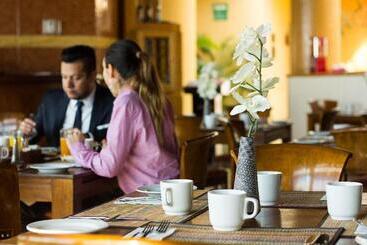 هتل Holiday Inn Queretaro Zona Diamante, An Ihg