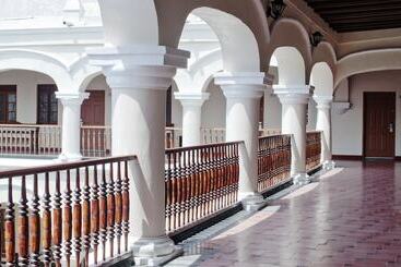 هتل Holiday Inn Veracruz Centro Historico, An Ihg