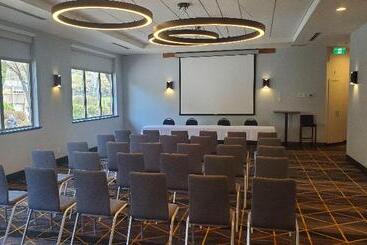 酒店 Holiday Inn Victoria   Elk Lake, An Ihg