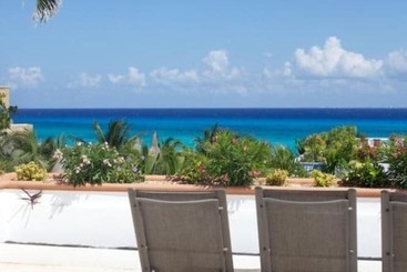 هتل Illusion Boutique Near Beach
