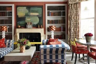 Knightsbridge Hotel, Firmdale Hotels