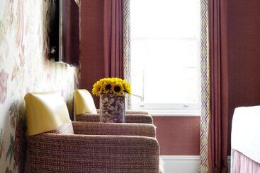 Knightsbridge Hotel, Firmdale Hotels