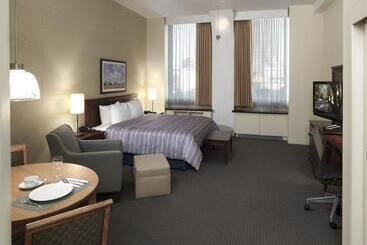 בית מלון כפרי Le Square Phillips Hôtel & Suites
