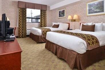 هتل Lexington Inn & Suites Windsor