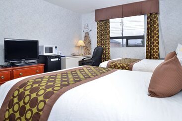هتل Lexington Inn & Suites Windsor