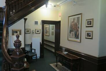هتل Madison Manor Boutique