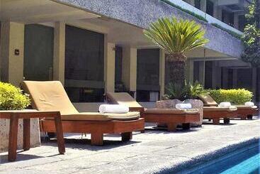 Nehotel Nueva Estancia