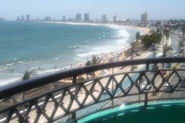 هتل Playa Marina