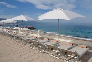 هتل Plaza Pelicanos Grand Beach Resort All Inclusive
