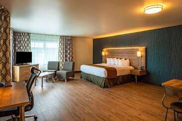 هتل Quality Suites