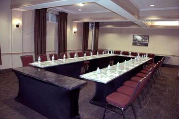 Radisson Hotel & Suites Fort Mcmurray