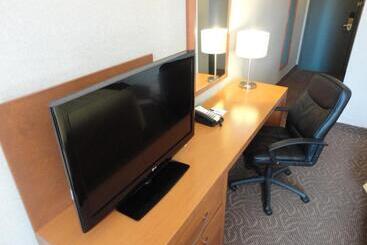 هتل Ramada Plaza By Wyndham Montreal