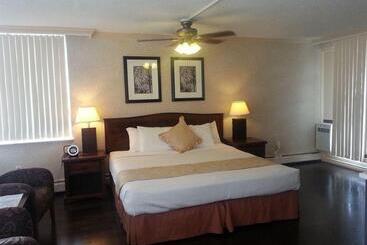 هتل Divya Sutra Suites On Robson Downtown Vancouver