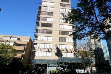 هتل Divya Sutra Suites On Robson Downtown Vancouver