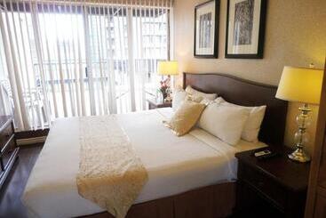 هتل Divya Sutra Suites On Robson Downtown Vancouver