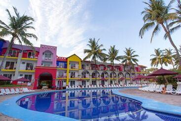 هتل Grand Decameron Complex Bucerias, A Trademark All Inclusive Resort