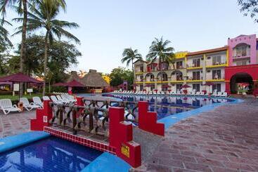 هتل Grand Decameron Complex Bucerias, A Trademark All Inclusive Resort