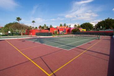 هتل Grand Decameron Complex Bucerias, A Trademark All Inclusive Resort