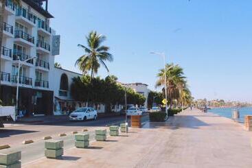 هتل Seven Crown La Paz Malecon