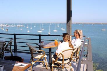 هتل Seven Crown La Paz Malecon