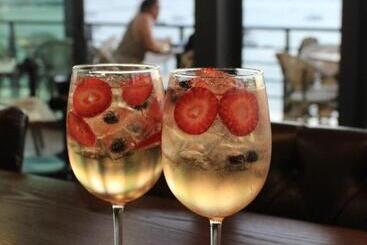 هتل Seven Crown La Paz Malecon
