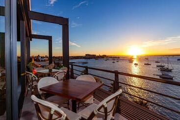 هتل Seven Crown La Paz Malecon