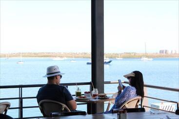 هتل Seven Crown La Paz Malecon