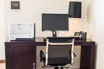 هتل Sleep Inn & Suites Monticello