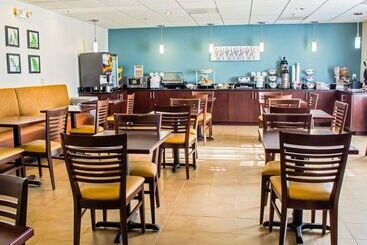هتل Sleep Inn & Suites Monticello