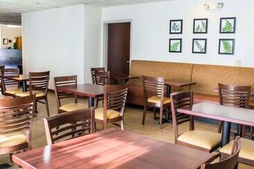 هتل Sleep Inn & Suites Monticello