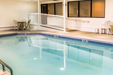 هتل Sleep Inn & Suites Monticello