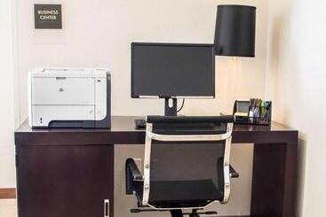 هتل Sleep Inn & Suites Monticello