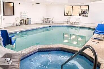 هتل Sleep Inn & Suites Monticello
