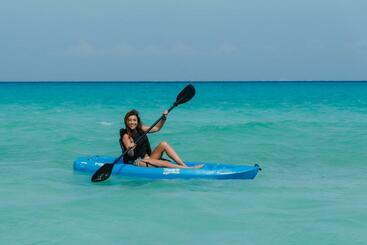 هتل The Reef Coco Beach