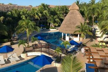 هتل The Reef Coco Beach
