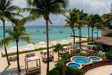 هتل The Reef Coco Beach