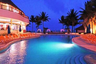 هتل The Reef Coco Beach