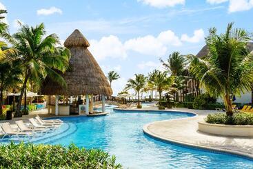 هتل The Reef Coco Beach